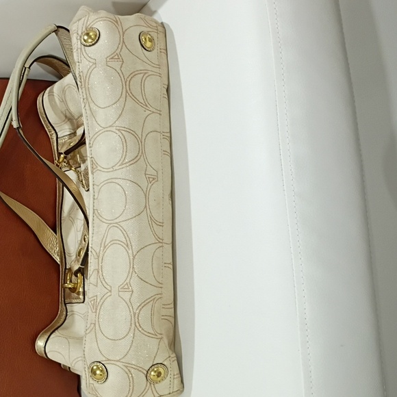 Coach Penelope Cream and Gold Shoulder Bag With Protective Feet*EUC* - Picture 6 of 6